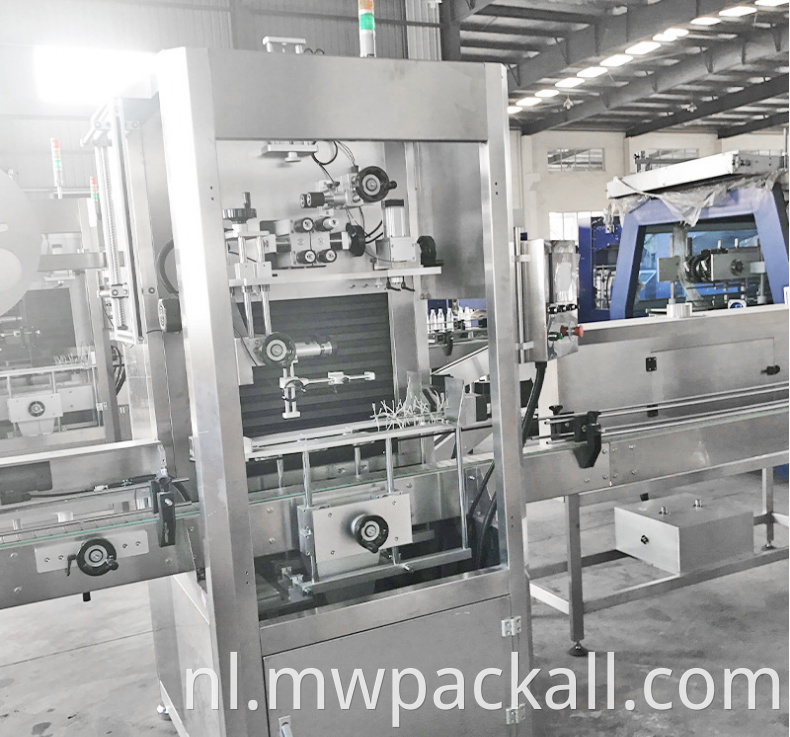 Hoge snelheid auto drinkwater krimpkous plastic bekers etiketteermachine voor krimpkous labelmachine;